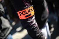 1515229-un-brassard-de-police-illustration