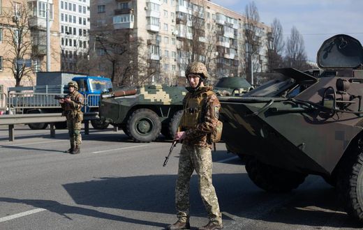 Ukrainian soldiers at a checkpoint in Kyiv, Ukraine, on February 25, 2022.