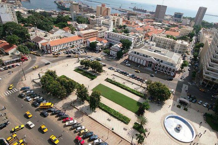 La place de l'indépendance à Dakar au centre-ville