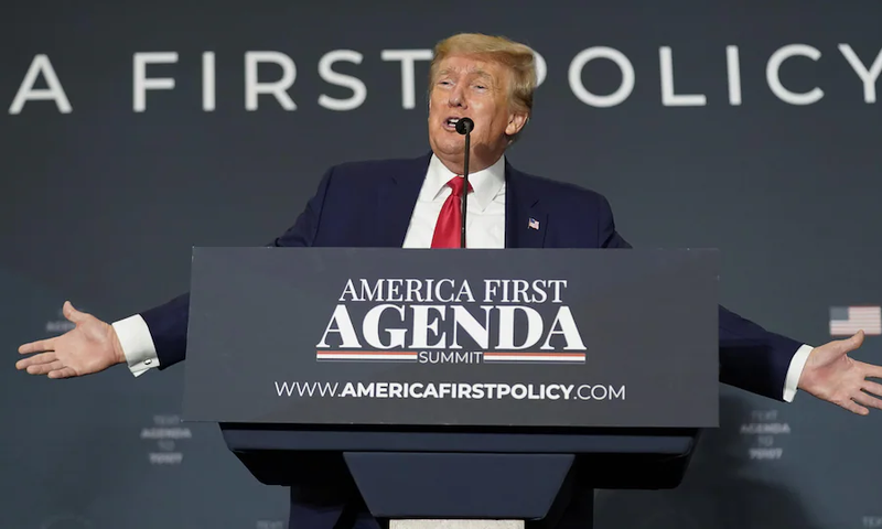 Donald Trump a prononcé un discours à Washington lors de l'America First Summit. C'est la première fois que l'ancien président se rendait dans la capitale américaine depuis le 20 janvier 2021.PHOTO : ASSOCIATED PRESS / ANDREW HARNIK