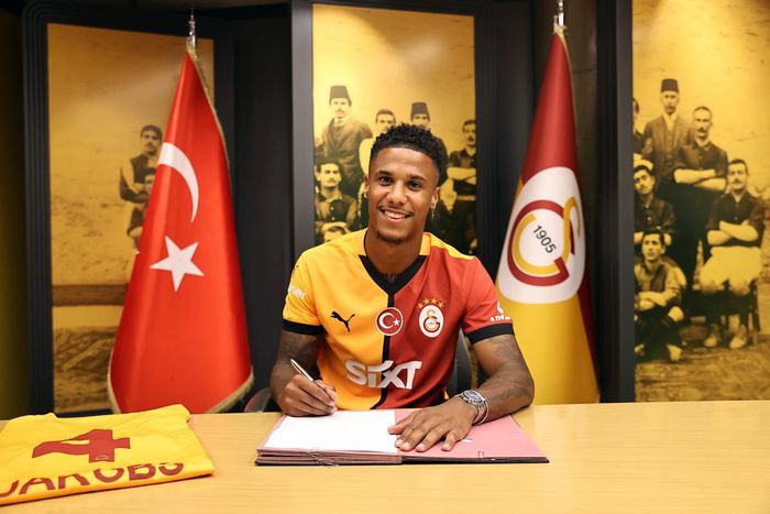 Ismail Jakobs à Galatasaray