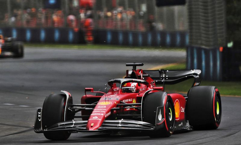 Leclerc en pôle position