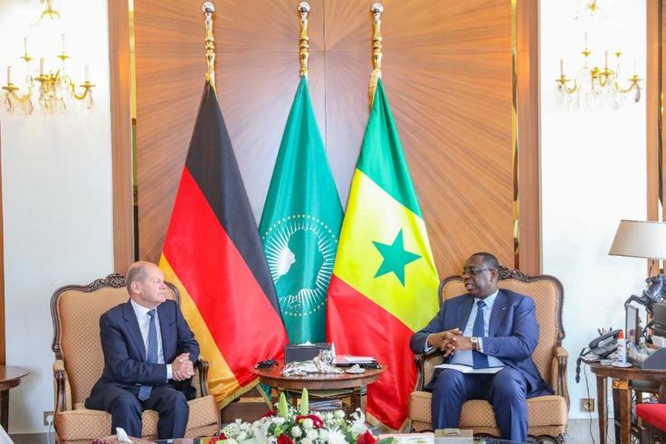Le président Macky Sall reçoit le chancelier allemand Olaf Scholz à Dakar, le 22 mai 2022 (1)