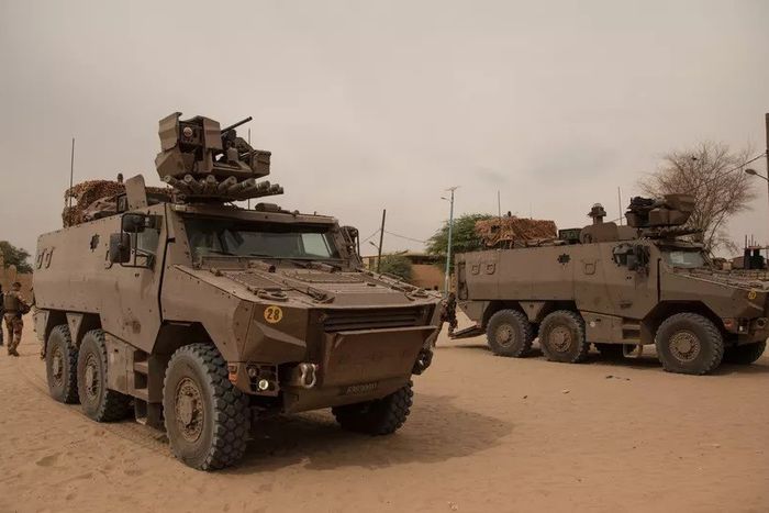 Une patrouille de l'opération Barkhane à Tombouctou au Mali, en décembre 2021