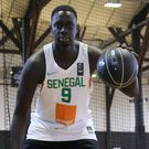 Le basketteur sénégalais Malèye Ndoye mesure 2,03 m et évolue aux postes d'ailier et d'arrière.