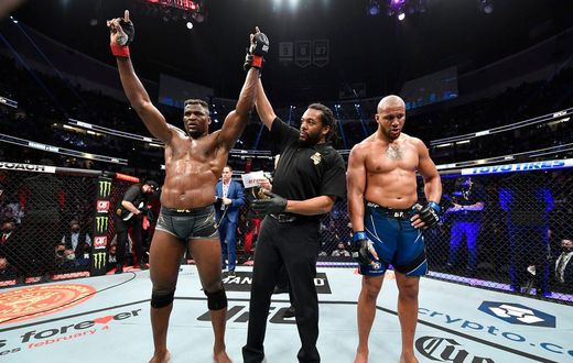 Ngannou conserve son titre de champion des lourds