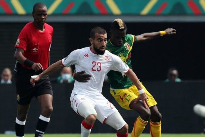 Tunisie vs Mali - l'arbitre arrête la match avant la fin du temps règlementaire