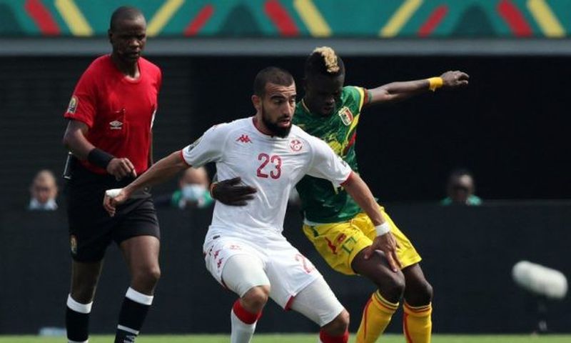 Tunisie vs Mali - l'arbitre arrête la match avant la fin du temps règlementaire