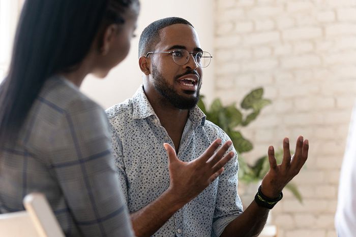 How to tell a liar from his body language [Themeet]