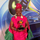 Angelique Kidjo avec son trophée