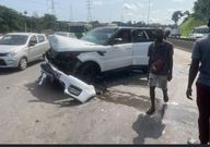 Les deux véhicules de l'artiste Kerozen Dj après l'accident, samedi 23 avril 2022