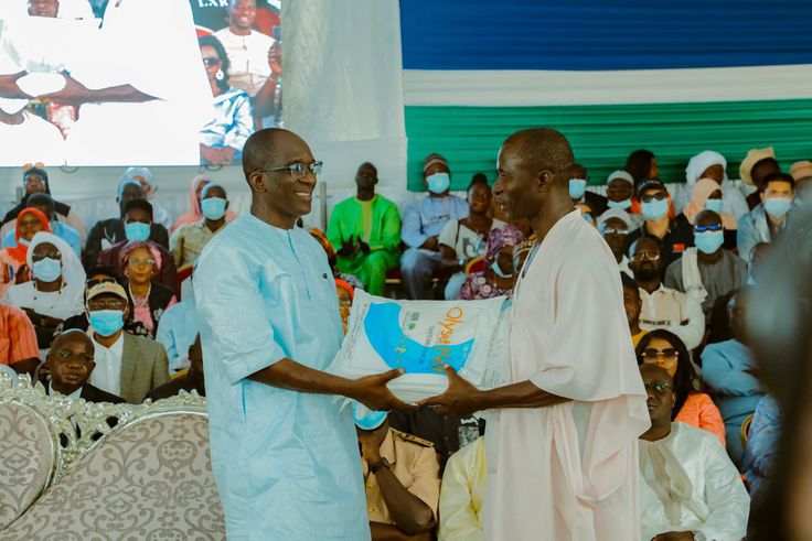 Le ministre de la Santé et de l’Action sociale, Abdoulaye Diouf Sarr a officiellement lancé, ce dimanche, la campagne de distribution de moustiquaires imprégnées.