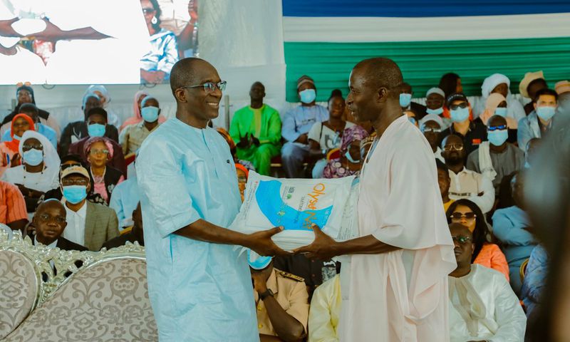 Le ministre de la Santé et de l’Action sociale, Abdoulaye Diouf Sarr a officiellement lancé, ce dimanche, la campagne de distribution de moustiquaires imprégnées.