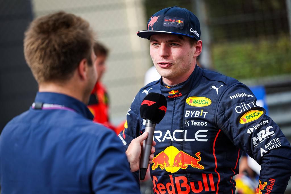 Max Verstappen a scellé son deuxième pole départ de la saison après avoir remporté la course de sprint en Émilie-Romagne | #ImolaGP