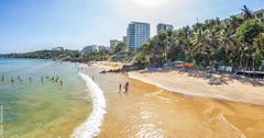 Les belles plages de la presqu'île de Dakar sont très prisées en été