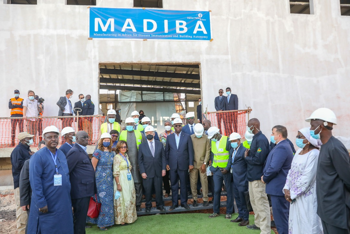 Macky Sall visite le vaccinopole de l'Institut Pasteur de Dakar à Diamniadio