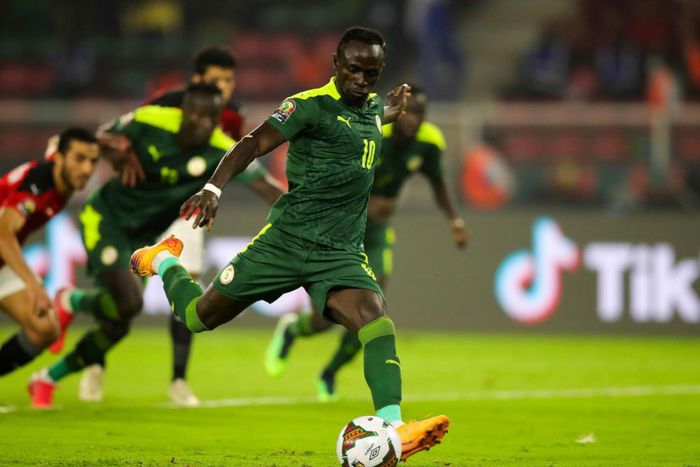 Sadio Mané a manqué un premier face-à-face avec Gabaski avant d'inscrire le pénalty vainqueur qui a libéré le peuple sénégalais.