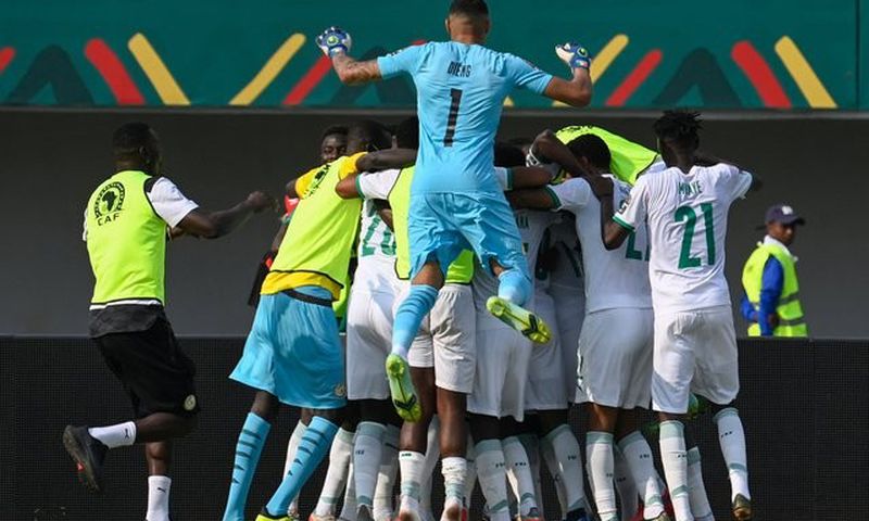 Senegalese celebrating Mane's Penalty