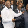 Alassane Ouattara posant avec Henri Konan Bédié et Laurent Gbagbo