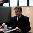 Emmanuel Macron votant dimanche au Touquet