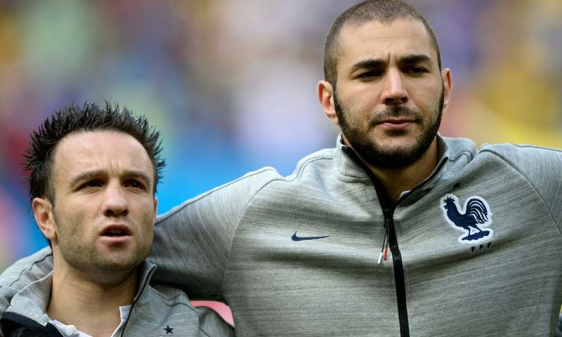 Matthieu Valbuena et Karim Benzema avec l'équipe de France