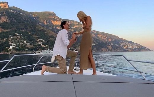 Thibaut courtois fait la demande en mariage à Michel