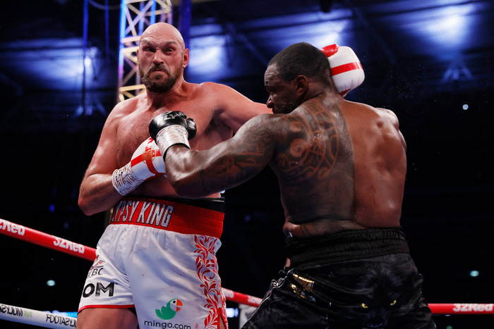 Tyson Fury bat Dillian Whyte par KO au sixième round