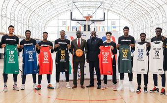 Les jeunes joueurs de la NBA Academy qui iront rejoindre chacun une équipe de la BAL en vue du programme BAL Elevate