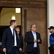 Michel Platini sortant du Tribunal