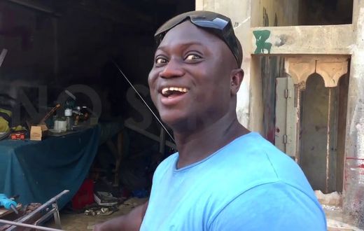 Quand il n'était pas sur scène, Ndiaye comédien pratiquait la soudure métallique