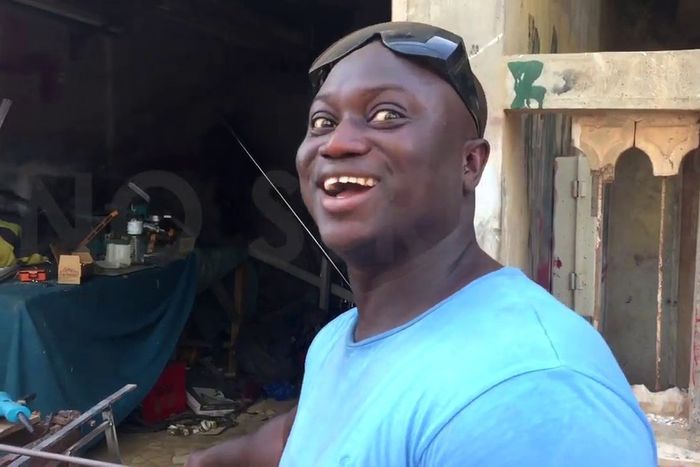 Quand il n'était pas sur scène, Ndiaye comédien pratiquait la soudure métallique