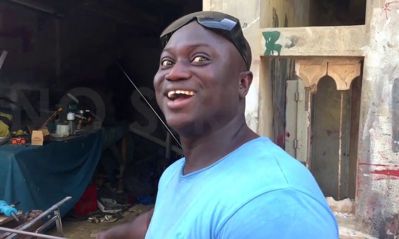 Quand il n'était pas sur scène, Ndiaye comédien pratiquait la soudure métallique