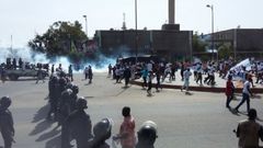 La police disperse des manifestants de l'opposition à l'aide de grenades lacrymogènes en 2016 (illustration)