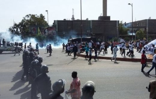 La police disperse des manifestants de l'opposition à l'aide de grenades lacrymogènes en 2016 (illustration)