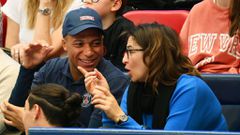 Kylian Mbappé et sa maman Faiza Al Amiri
