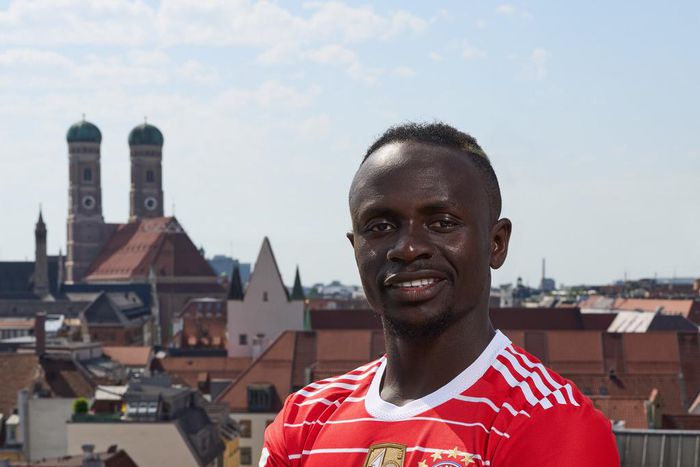 Sadio Mane joins Bayern Munich from Liverpool