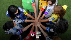 football-unites-the-world-girls-with-armbands