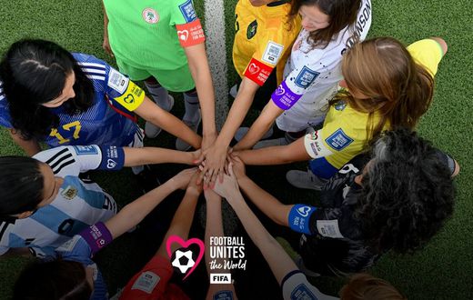 football-unites-the-world-girls-with-armbands