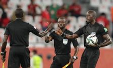 Le sénégalais Maguette Ndiaye (à droite) et ses deux adjoints