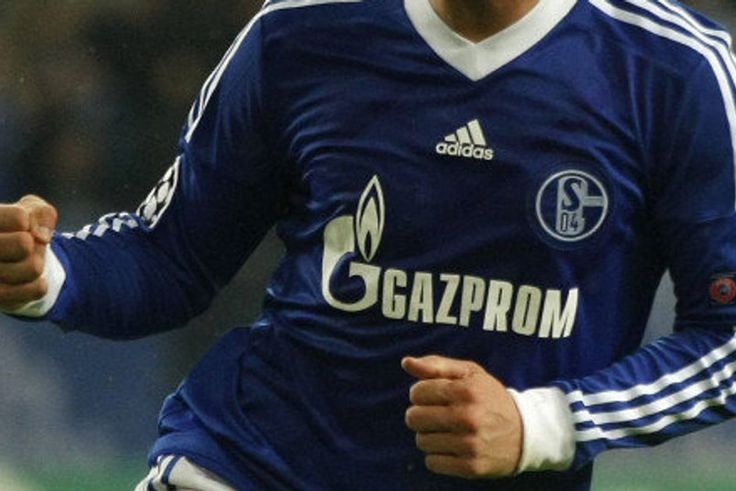 Schalke 04 a décidé de retirer son sponsor russe, Gazprom, de ses maillots, en raison de l’invasion de l’Ukraine