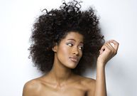 Le bicarbonate de soude pour lutter contre les cheveux qui tombent