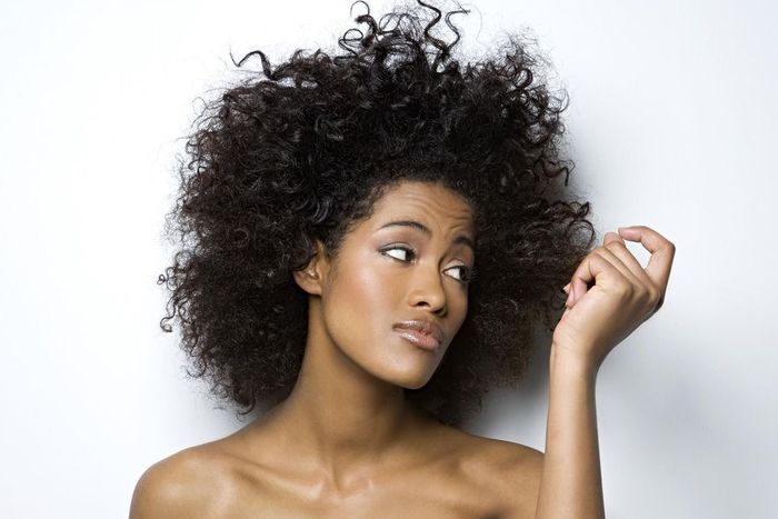 Le bicarbonate de soude pour lutter contre les cheveux qui tombent