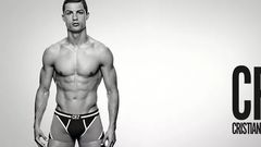 Cristiano Ronaldo fait la promotion de sa marque de sous-vêtements
