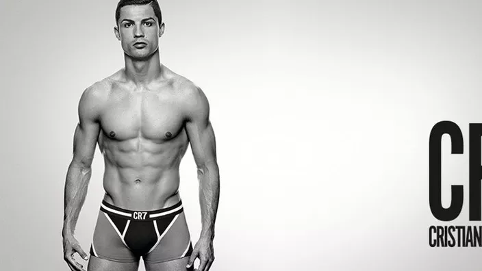 Cristiano Ronaldo fait la promotion de sa marque de sous-vêtements