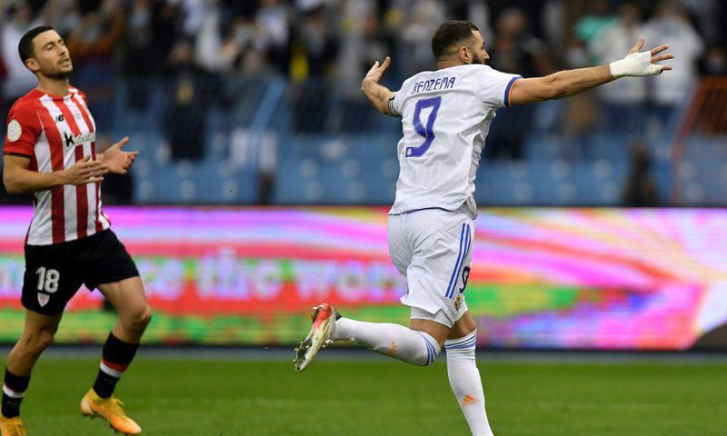 Karim Benzema scored a penalty as Real Madrid beat Athletic Bilbao to win the Spanish Super Cup on Sunday.