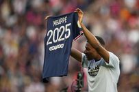 Kylian Mbappe a snobé un transfert au Real Madrid cet été en faveur d'un accord avec le PSG jusqu'en 2025.