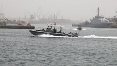 Démonstration des Forces Spéciales Mer sur le plan d'eau lors la cérémonie du 25è anniversaire de la Marine sénégalaise, le 03 mars 2021