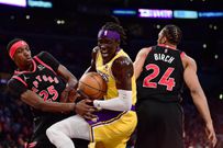 Wenyen Gabriel intérieur des LA Lakers