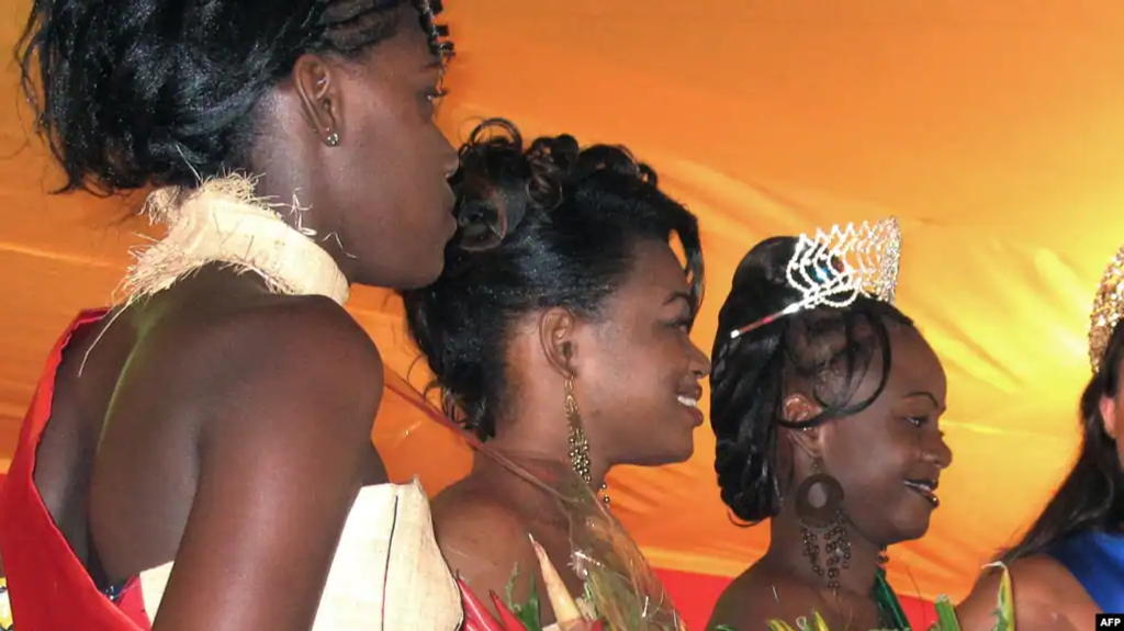 Dieudonne Ishimwe est soupçonné d'agressions, sur d'anciennes participantes à Miss Rwanda, à plusieurs reprises selon les enquêteurs