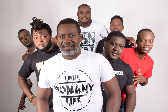 Jean Roger au premier plan était le lead vocal de Zouglou Makers